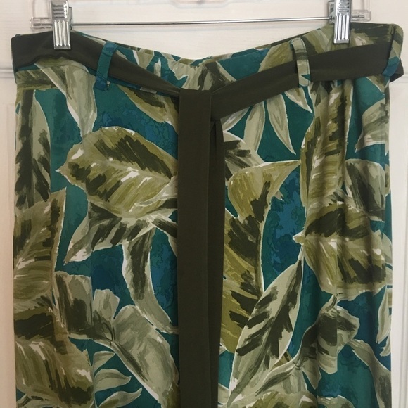 Susan Graver pull on pants. SZ Med. Tie belt. Side slit pockets. - Picture 4 of 6